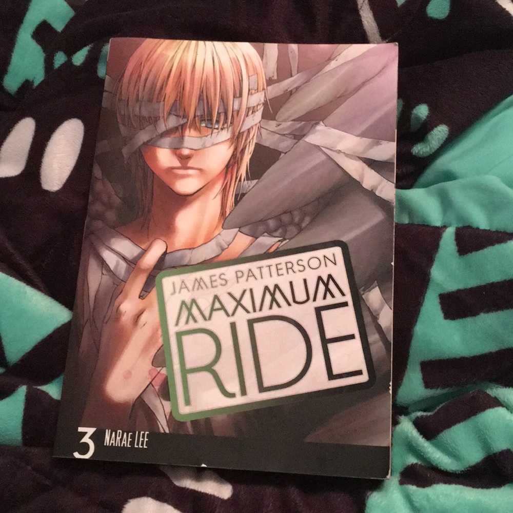 Maximum Ride Book 1, 2 And 3 - Picture 3 of 3